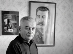 «Мой дед Сталин. Он святой!»: внук диктатора из Волгоградской области всю жизнь посвятил защите имени вождя