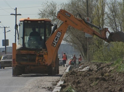 В Волгограде улицу Автозаводскую отремонтируют к концу мая