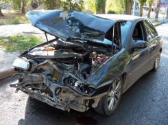 Саратовец по дороге с моря устроил ДТП в центре Волгограда