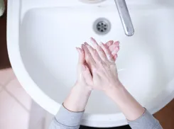 Жителям в центре Волгограда вернули холодную воду