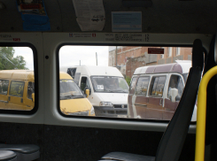 Волгоградцы жалуются на нецензурную брань и угрозы водителей такси и маршруток