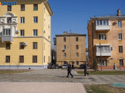 «Денег хотят, аж кушать не могут»: срочно завершить отопительный сезон в аномально теплый апрель требуют в Волгограде