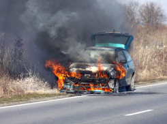 Под Волгоградом разыскивают поджигателей «ВАЗ-2108»