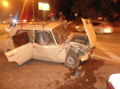 В Волгограде ВАЗ-2106 подрезал «Приору»: пострадала женщина