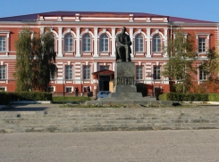 В Серафимовиче Волгоградской области центральную улицу благоустроят за 13 млн рублей 