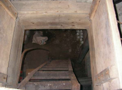 В Камышине мужчина разбился, упав в погреб 