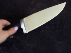 Камышанка пырнула ножом сожителя из-за бытовухи