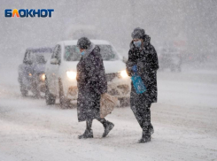 Экстренное предупреждение из-за гололедицы и сильного снега выдали в Волгограде