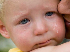 На юге Волгограда спасли 3-летнего малыша из запертой квартиры