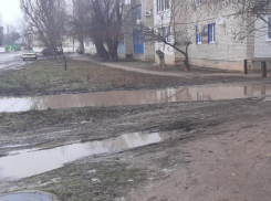 Чиновники Ленинска игнорируют даже прокуратуру, чтобы починить заезды во дворах