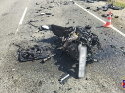 Две семьи из Сибири попали в страшное ДТП под Волгоградом: погиб мужчина, двое пострадали
