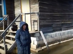 Жители затопленного села под Волгоградом просят у губернатора хлеба