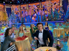 Праздничный «Новогодний огонек» украсил своим присутствием волгоградский сердцеед Прохор Шаляпин