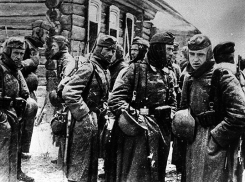 18 января 1943 года – в Сталинграде враг, захваченный в кольцо, оказывает отчаянное сопротивление