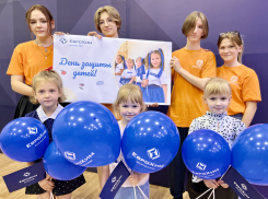 Сказка в подарок: сотрудники ЕвроХим-ВолгаКалия направили личные средства на спектакль для детей