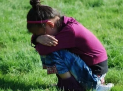 За надругательство над 9-летней дочерью 32-летнему волгоградцу грозит 15 лет колонии ﻿