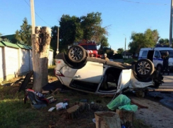 На юге Волгограда водитель перевернулся на Kia Sportage и погиб