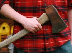 Под Волгоградом мужчина зарубил соперника топором из ревности к даме