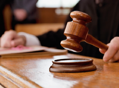 Приставы из своего кармана заплатили за несделанный чиновниками Волжского капремонт дома