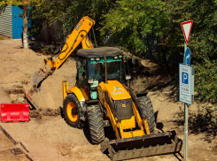 13-летний мотоциклист протаранил тракторную телегу в Волгоградской области: двое в больнице