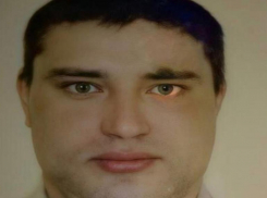 В Волгограде ищут мужчину с черной спортивной сумкой 