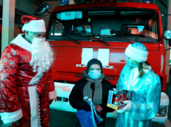 Полицейский Дед Мороз исполнил заветную мечту 8-летнего волгоградца 