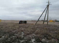 LADA Priora перевернулась в Волгоградской области: пострадали 4 человека вместе с 5-летним ребенком
