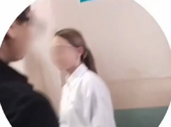 «Вот она!»: группа узбеков в школе под Волгоградом зажала в угол 13-летнюю