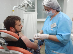 В Волгоградской области привившимся от COVID-19 предоставят отпуска, премии и льготы при оплате коммуналки