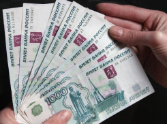 Под Волгоградом отец должника за 10 тысяч пытался подкупить пристава