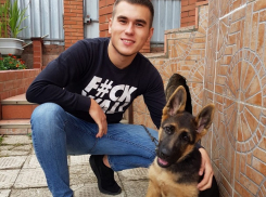 «В морге его не узнали»: в Волгограде похоронили погибшего в страшной аварии сироту 