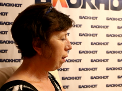 Клиентку «Бьюти Тайм» пять часов уговаривали пройти процедуру за 3 тысячи рублей и повесили кредит в 100 тысяч 