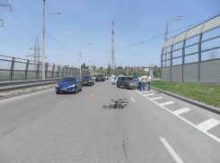 В центре Волгограда водитель ВАЗ-2114 сбил 18-летнюю велосипедистку