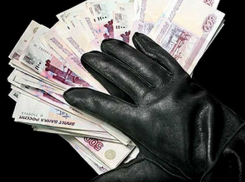 Сиделка пенсионера под Волгоградом украла у него 100 тысяч