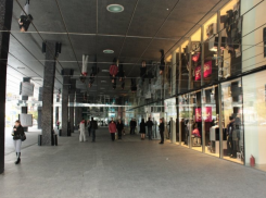 «Вам, любимые»: волгоградские приставы перед 8 марта решили ловить должниц