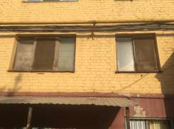 Тело волгоградки неделю прилежало в квартире среди мусора со свалок