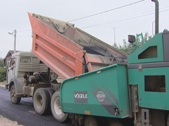 В Волгограде ремонтируют дороги на окраинах города