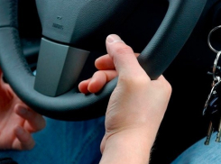 Ford Focus у клиента автомастерской в Волгограде угнал механик 