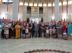В Волгограде передали ордена Мужества родным погибших на Украине