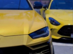 Как на Патриках: люксовые иномарки заметили в центре Волгограда 