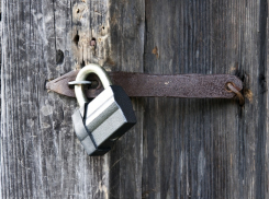 Житель Волгоградской области взломал дверь соседа ради сигареты