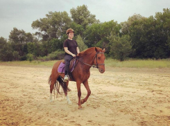 Почти спустя месяц после трагедии Волжский конно-спортивный клуб возобновил тренировки