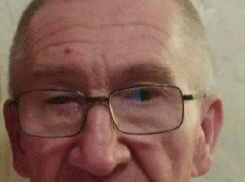 Накануне Дня Победы под Волгоградом пропал седой мужчина в серой куртке