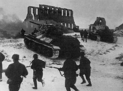 29 ноября 1942 года – под Сталинградом наши войска, преодолевая сопротивление противника и отражая его контратаки, продолжают продвигаться вперёд