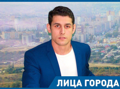 Чтобы получить жилье, волгоградские сироты вынуждены уезжать в Омск и Мурманск, - Эльдар Физиев