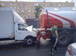 «Говорят, задремали»: ГАЗель и бензовоз столкнулись на СХИ в Волгограде 
