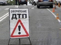  В Волгограде в тройном ДТП из-за таксиста пострадали 5 человек