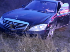 Двое жителей Фролово обокрали разбитый после ДТП Mercedes-Benz 