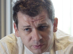 С миллиардами в Англию сбежал экс-сенатор от Волгоградской области