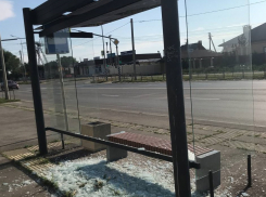 Неизвестные разгромили остановку на ГЭС в Волгограде